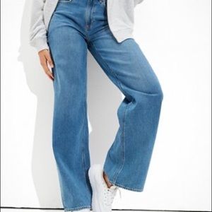 AE Super High-Waisted Baggy Wide-Leg Jean